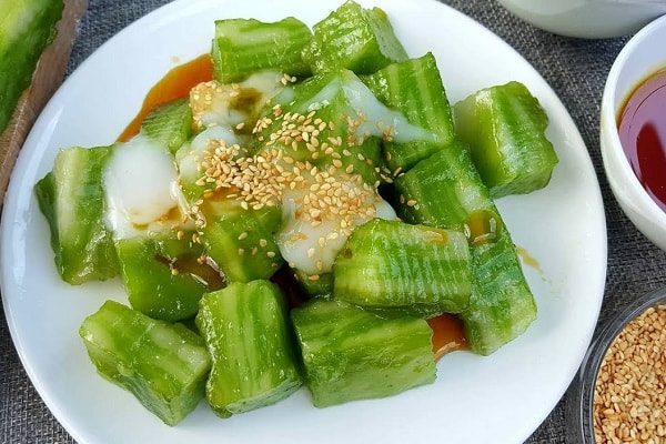 Bánh đúc lá dứa - Món quà vặt dân dã, giản dị của trẻ em miền Tây